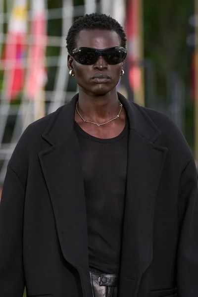 Look 7
